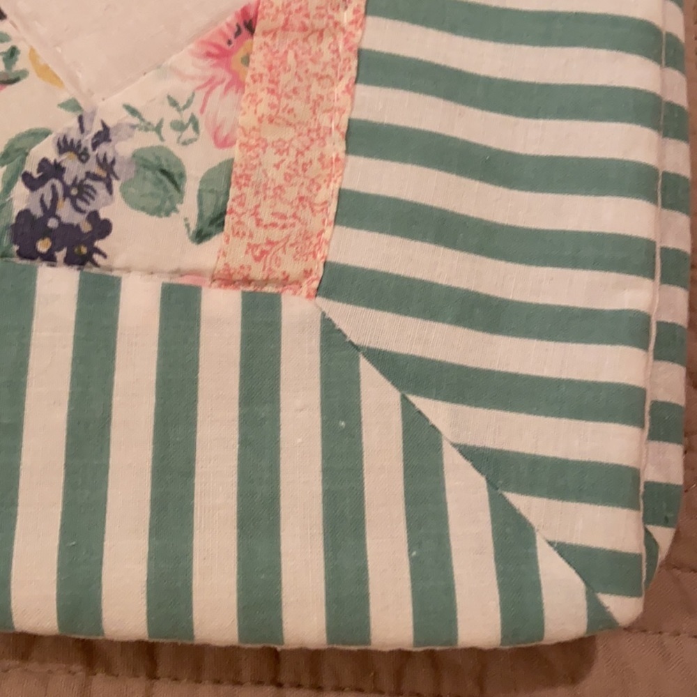 Shabby Chic Pillow Shams standard NEW NWT 2-Quilted floral stripes Cottage ๐ธ - Picture 5 of 6